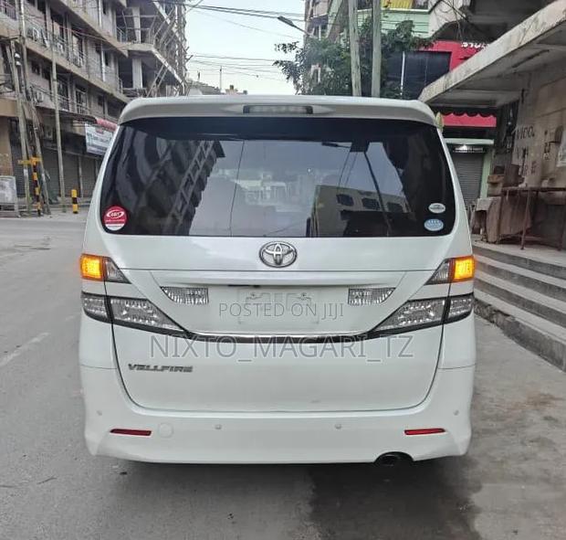 Toyota Alphard 2011 White