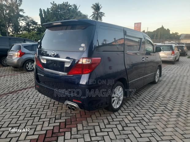 Toyota Alphard 2009 Blue