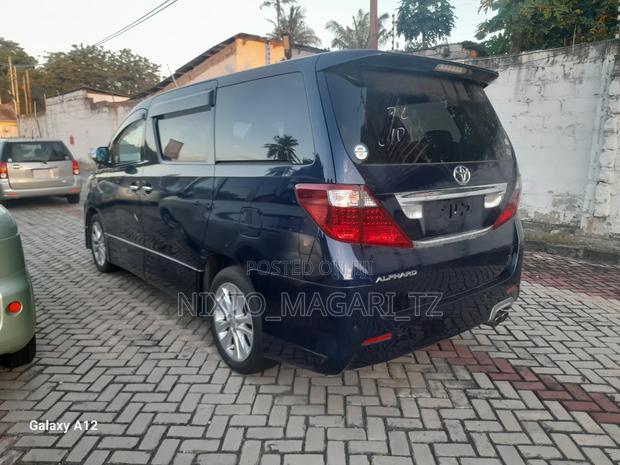 Toyota Alphard 2009 Blue