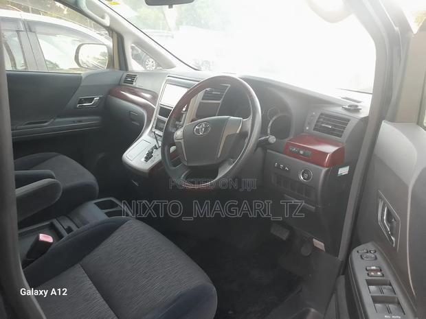 Toyota Alphard 2009 Blue