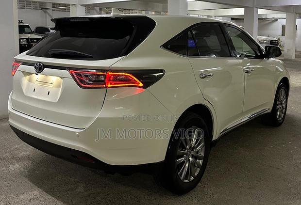 Toyota Harrier 2.0 2015 Pearl