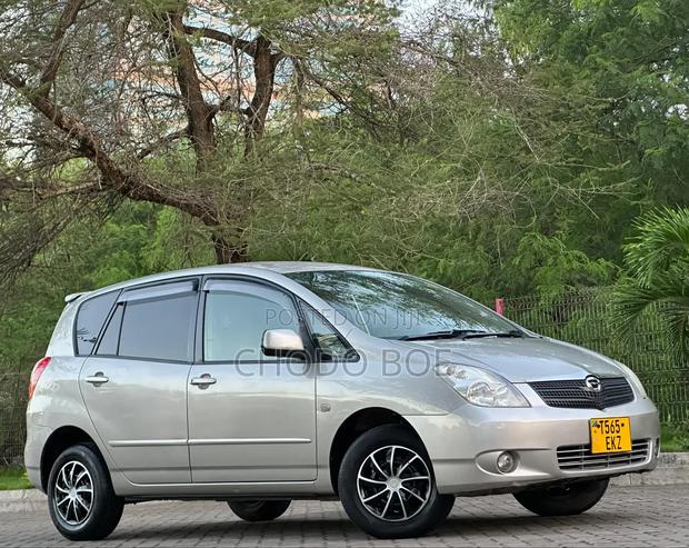 Toyota Corolla Spacio 2002 Gold