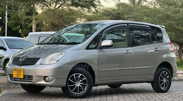 Toyota Corolla Spacio 2002 Silver