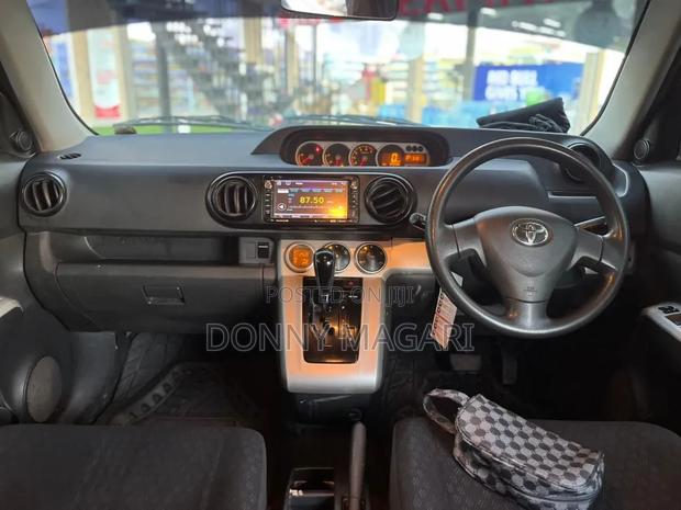 Toyota Corolla Rumion 2009 Red