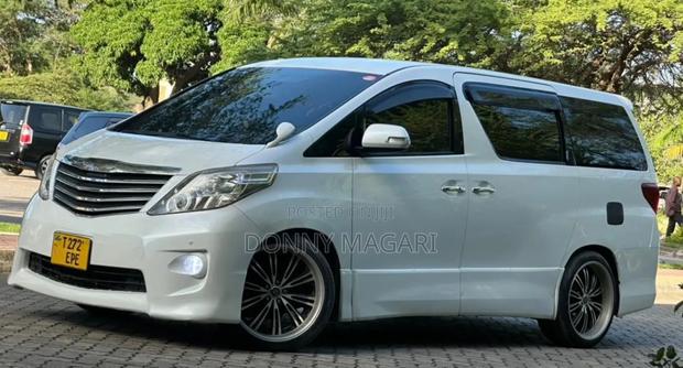 Toyota Alphard 2.4 Petrol AWD 2008 White