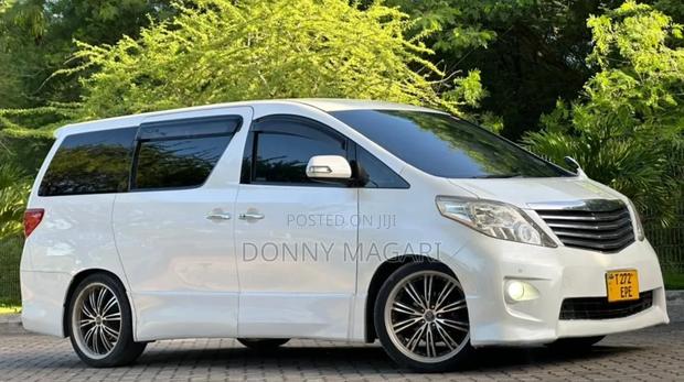 Toyota Alphard 2.4 Petrol AWD 2008 White