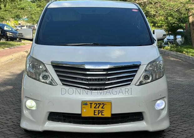 Toyota Alphard 2.4 Petrol AWD 2008 White