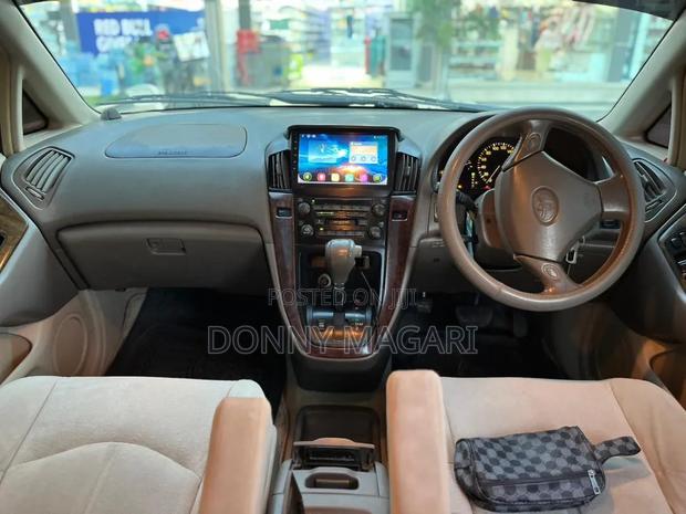 Toyota Harrier 2000 White