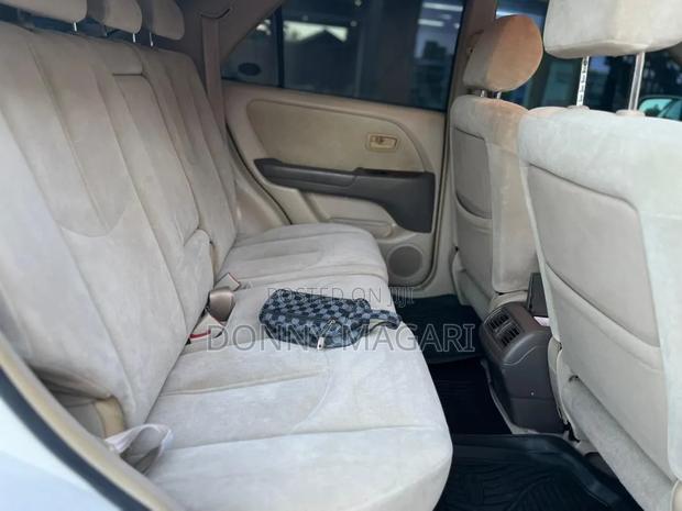 Toyota Harrier 2000 White