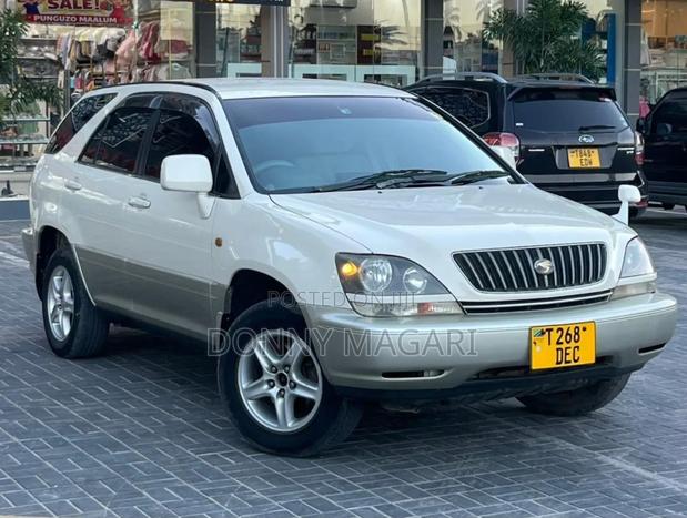 Toyota Harrier 2000 White