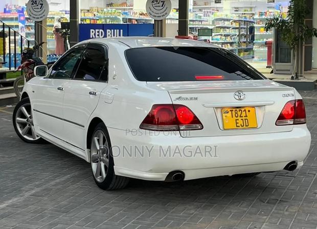 Toyota Crown 2003 White
