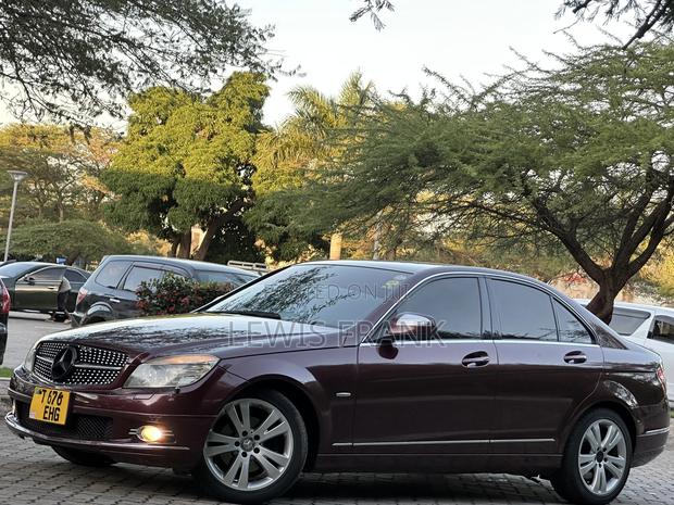 Mercedes-Benz C-Class 2008 Maroon