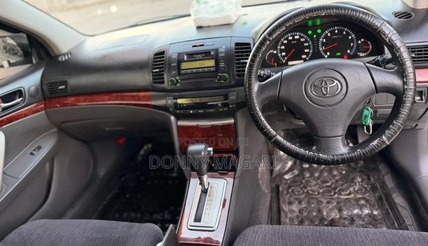 Toyota Premio 2005 Silver