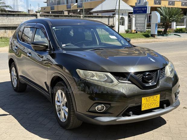 Nissan X-Trail 2014 Green