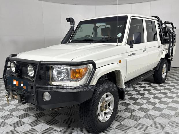 Toyota Land Cruiser 2016 White