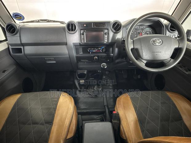 Toyota Land Cruiser 2016 White