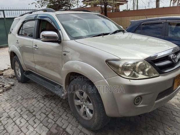 Toyota Fortuner 2012 Gray