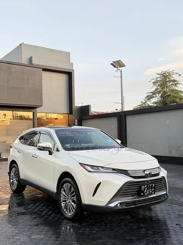 Toyota Harrier 2.0 4WD 2020 White