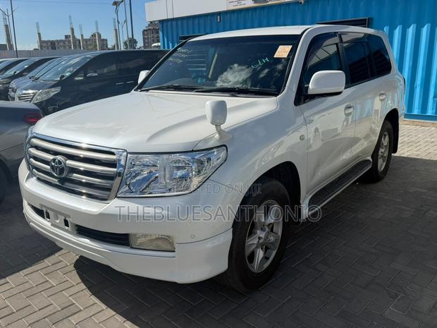 Toyota Land Cruiser 2009 White