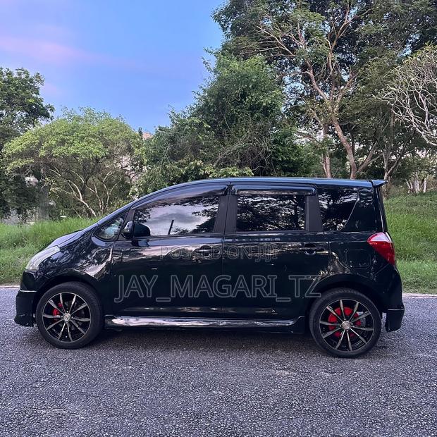 Toyota Ractis 2007 Black