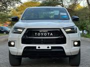 Toyota Hilux 2022 White for sale