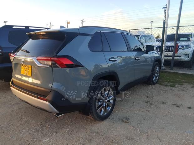 Toyota RAV4 2019 Gray