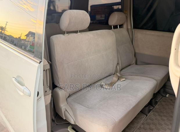 Toyota Noah 2005 White
