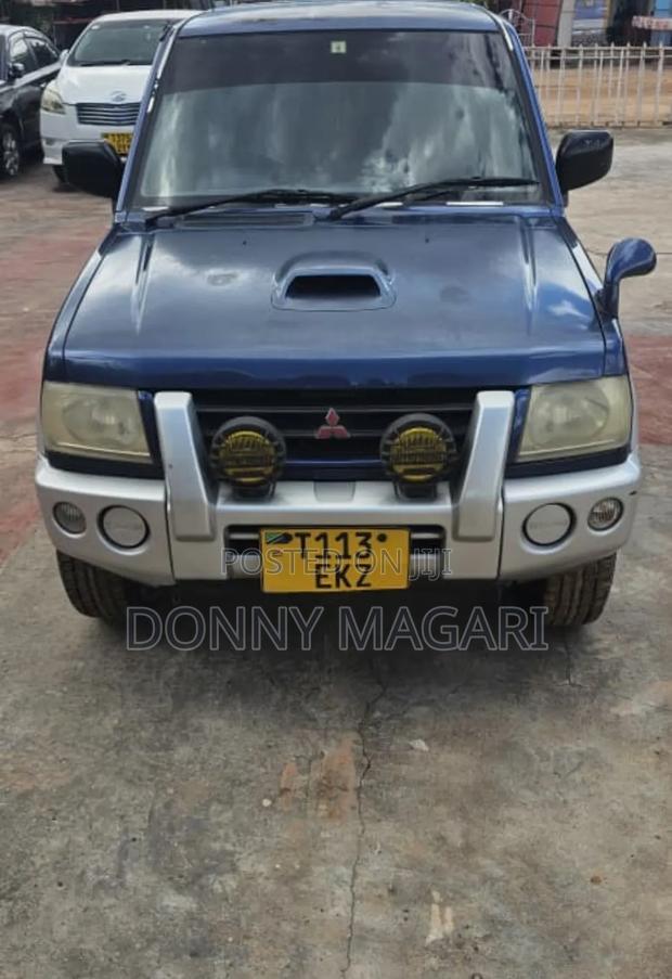 Mitsubishi Pajero 2005 Blue