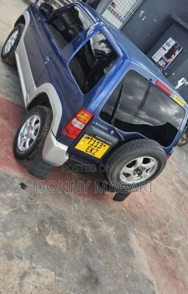 Mitsubishi Pajero 2005 Blue