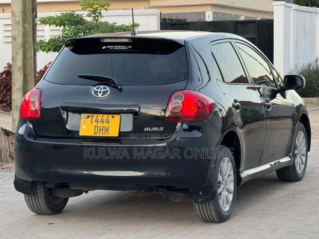 Toyota Auris 2006 Black