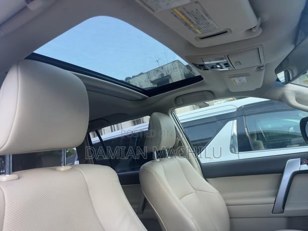 Toyota Land Cruiser Prado 2017 White