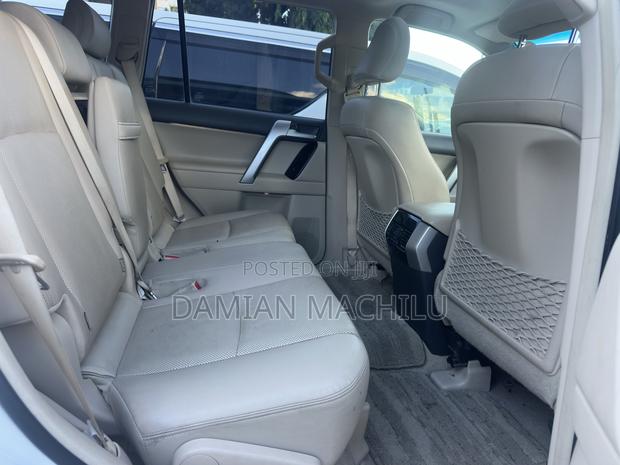 Toyota Land Cruiser Prado 2017 White