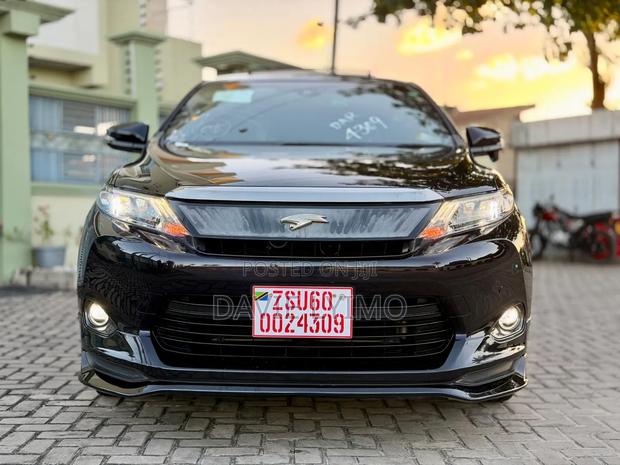 Toyota Harrier 2.0 2016 Ivory
