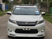 Toyota Harrier 2.0 2017 Off white for sale