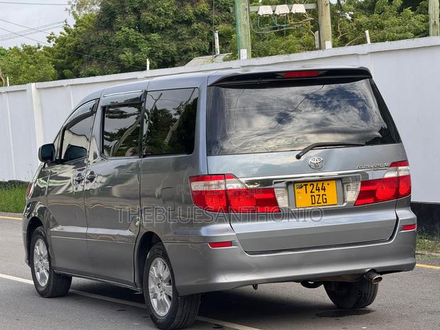 Toyota Alphard 2005 Gray