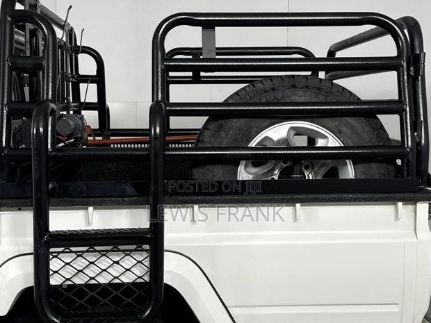 Toyota Land Cruiser 2016 White