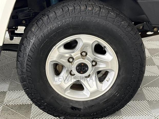 Toyota Land Cruiser 2016 White
