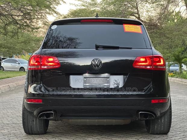 Volkswagen Touareg 2011 Black