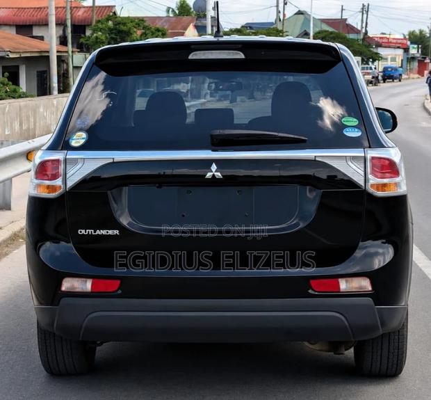 Mitsubishi Outlander 2012 Black