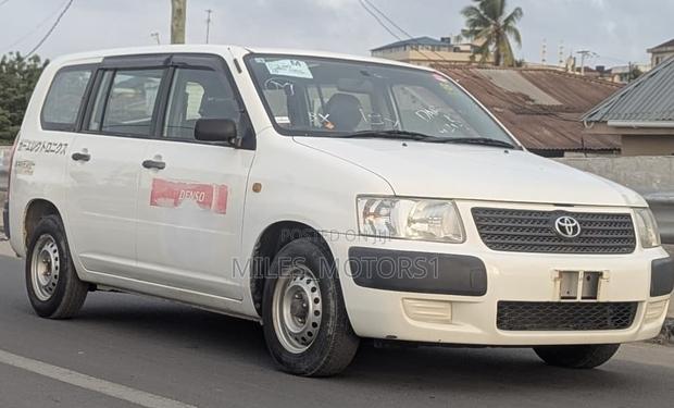 Toyota Succeed 2002 White