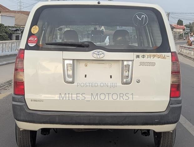 Toyota Succeed 2002 White