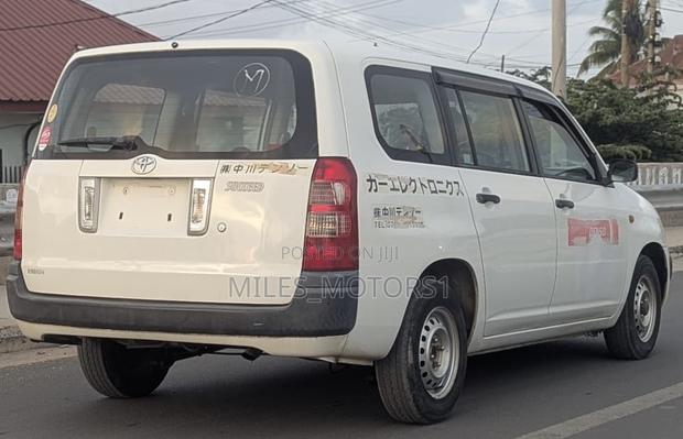 Toyota Succeed 2002 White