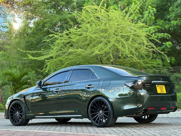 Toyota Mark X 2010 Green