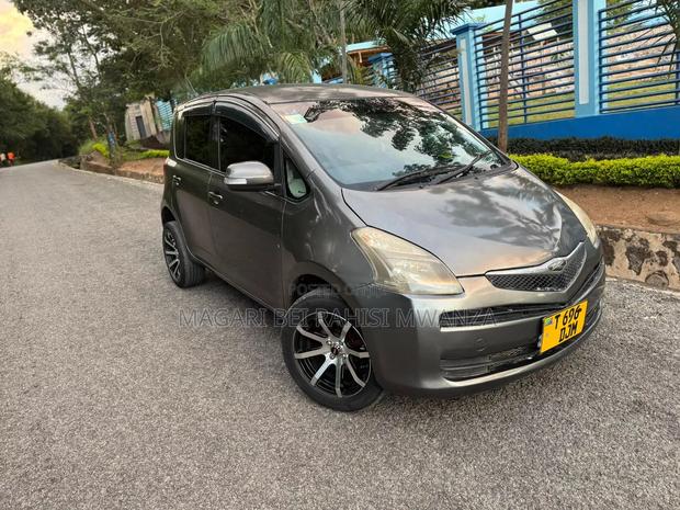 Toyota Ractis 1.3 FWD 2007 Gray