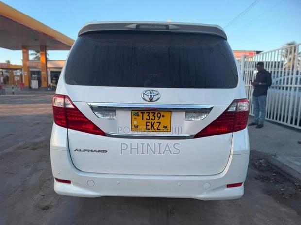 Toyota Alphard 2010 White