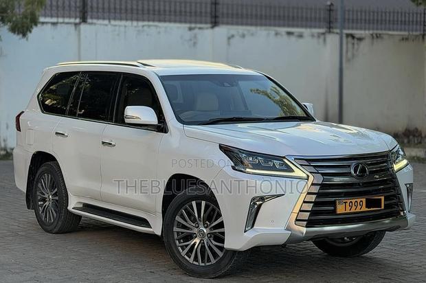 Lexus LX 2019 White