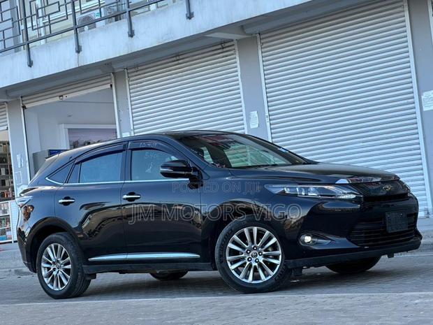 Toyota Harrier 2.0 2015 Black