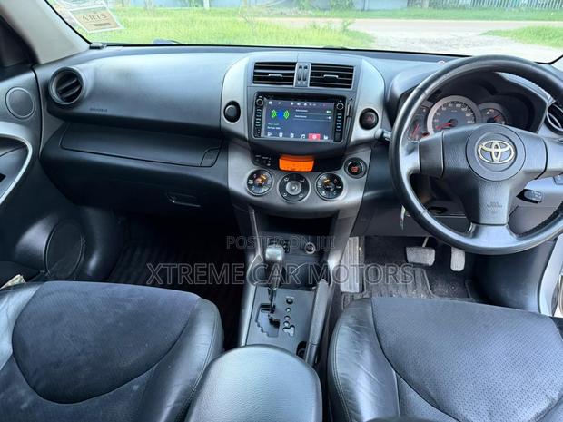 Toyota Vanguard 2007 Silver