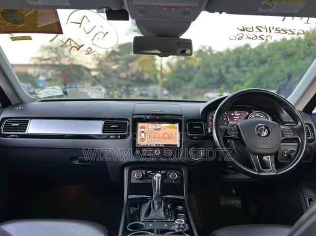 Volkswagen Touareg 2012 Matt Black