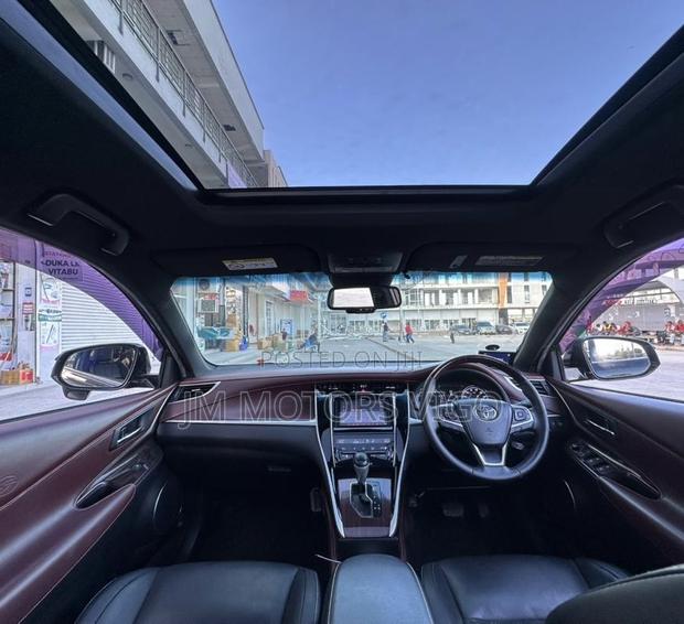 Toyota Harrier 2.0 2015 Black